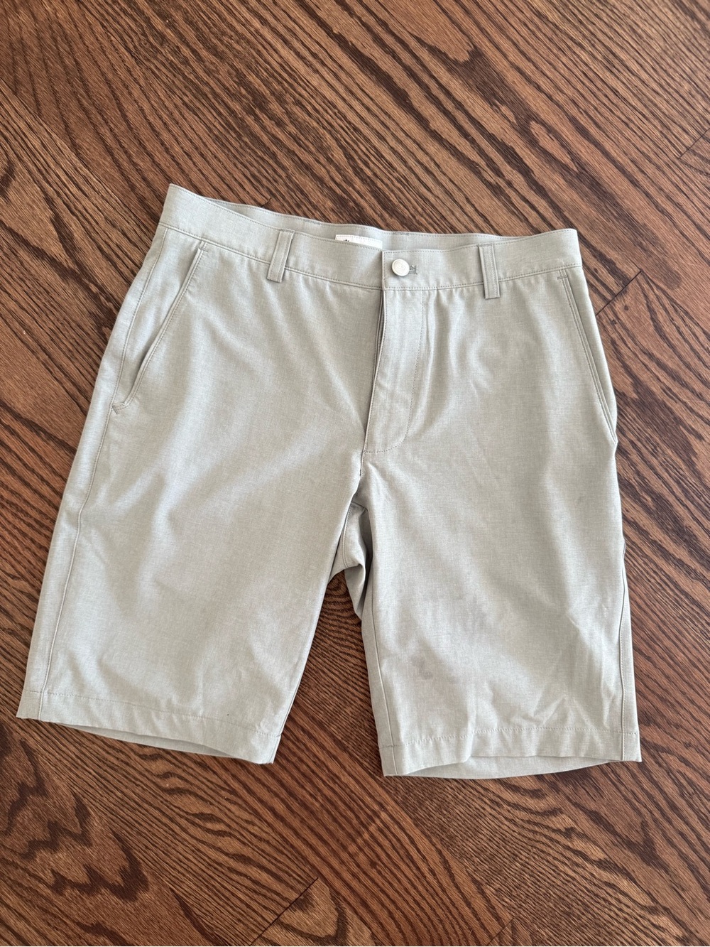 Peter Millar Grey Flat-Front Performance Shorts, Size 30